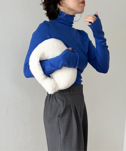 wee9s(ウィークス)の「finger hole smooth turtle knit / フィンガーホールスムースタートルニット(ニット/セーター・レディース・オレンジ/パープル/ピンク/グリーン/ブルー/ブラック/アイボリー・FREE)」の4枚目の写真