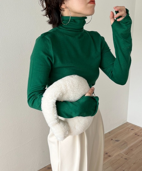 wee9s(ウィークス)の「finger hole smooth turtle knit / フィンガーホールスムースタートルニット(ニット/セーター・レディース・オレンジ/パープル/ピンク/グリーン/ブルー/ブラック/アイボリー・FREE)」の3枚目の写真