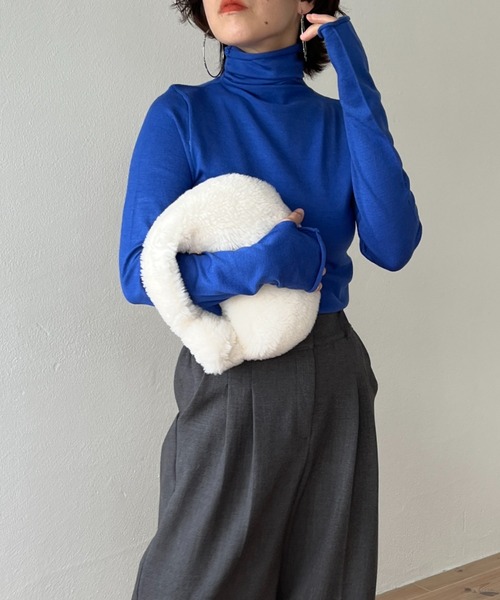 wee9s(ウィークス)の「finger hole smooth turtle knit / フィンガーホールスムースタートルニット(ニット/セーター・レディース・オレンジ/パープル/ピンク/グリーン/ブルー/ブラック/アイボリー・FREE)」の8枚目の写真