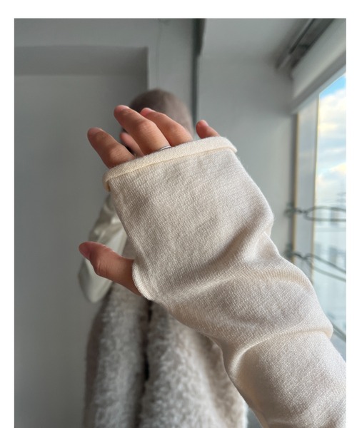 wee9s(ウィークス)の「finger hole smooth turtle knit / フィンガーホールスムースタートルニット(ニット/セーター・レディース・オレンジ/パープル/ピンク/グリーン/ブルー/ブラック/アイボリー・FREE)」の14枚目の写真