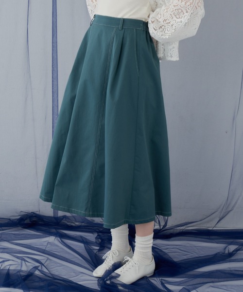 MERLOT(メルロー)の「ステッチ配色ボリュームスカート(スカート・レディース・ブルー/ブラック/レッド・FREE)」の2枚目の写真