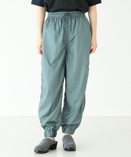 BEAMS BOY（ビームスボーイ）の「BEAMS BOY / ナイロンタフタ スポーツパンツ 23SS（その他パンツ・レディース・グレー系その他/グリーン/パープル・ONE SIZE）」の19枚目の写真