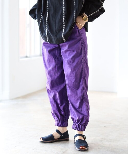 BEAMS BOY（ビームスボーイ）の「BEAMS BOY / ナイロンタフタ スポーツパンツ 23SS（その他パンツ・レディース・グレー系その他/グリーン/パープル・ONE SIZE）」の5枚目の写真