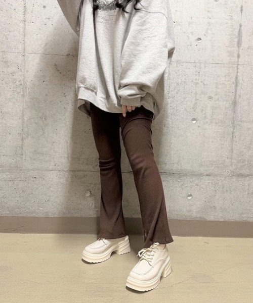 R&E（アールアンドイー）の「【R&E】 厚底ボリュームソール エナメルレースアップシューズ（ローファー・レディース・アイボリー/ブラック・S/M/L/LL）」の14枚目の写真