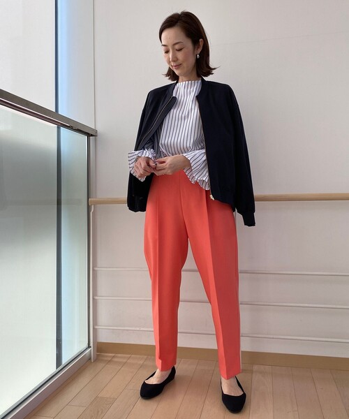 UNFILO(アンフィーロ)の「【VERY.3月号掲載/洗える/ストレッチ】ハイウエストカラーパンツ(その他パンツ・レディース・ブラック系/ライトグレー系/サックスブルー系/ピンク系/オレンジ系・LARGE/MEDIUM/X-SMALL/SMALL)」の19枚目の写真
