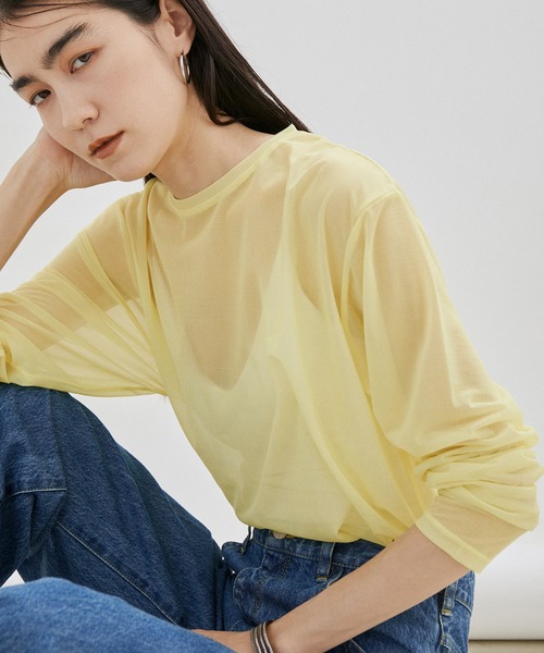 SALON adam et rope'（サロン アダム エ ロペ）の「【WEB限定】シアークルーネックロングTシャツ / 無地・ボーダー（Tシャツ/カットソー・レディース・ホワイト/ピンク/イエロー/ベージュ系その他/ブラック系その他2・FREE）」の4枚目の写真