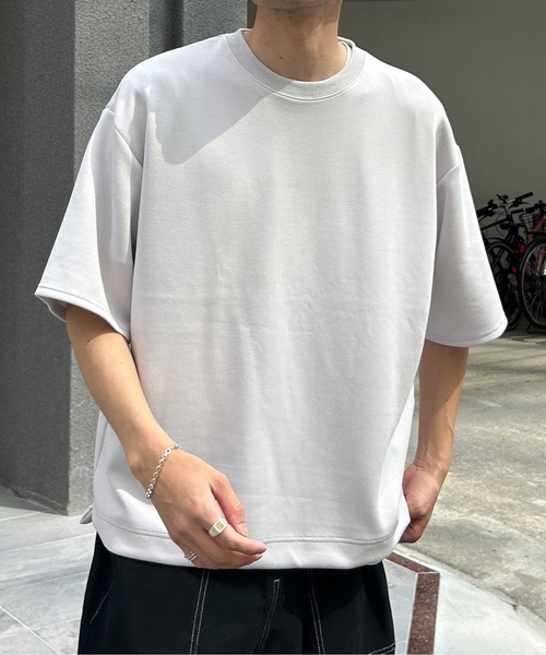 CPCM(シーピーシーエム)の「接触冷感ダンボールT(Tシャツ/カットソー・メンズ・チャコールグレー/ホワイト/グレー/ネイビー/ベージュ/グリーン/ブラック系その他/ホワイト系その他/ボルドー・MEDIUM/LARGE)」の1枚目の写真