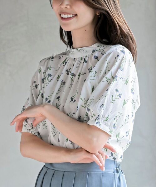 rps(アールピーエス)の「花柄プチハイネック7分袖ブラウス(シャツ/ブラウス・レディース・ネイビー/イエロー/ラベンダー/ブルー/ダークネイビー・フリー)」の21枚目の写真