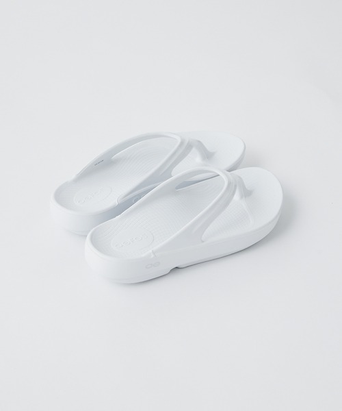 GALLARDAGALANTE（ガリャルダガランテ）の「【OOFOS】リカバリーサンダル/Oolala（サンダル・レディース・ホワイト・6/7/8）」の7枚目の写真