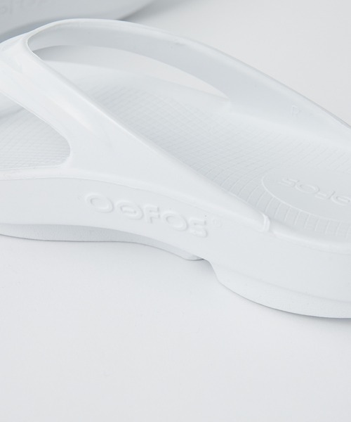 GALLARDAGALANTE（ガリャルダガランテ）の「【OOFOS】リカバリーサンダル/Oolala（サンダル・レディース・ホワイト・6/7/8）」の2枚目の写真