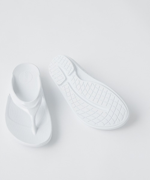 GALLARDAGALANTE（ガリャルダガランテ）の「【OOFOS】リカバリーサンダル/Oolala（サンダル・レディース・ホワイト・6/7/8）」の11枚目の写真