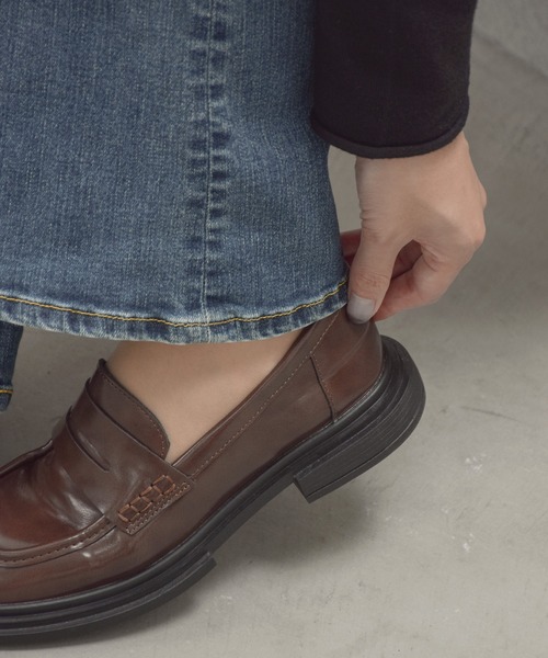 tukn.（トゥクン）の「【tukn.トゥクン】厚底 ローファー 厚底マニッシュシューズ 柔らかい履き心地（ローファー・レディース・ブラック/ブラウン・S/M/L）」の19枚目の写真