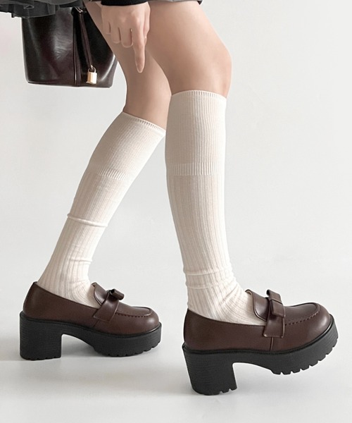 Shoes in Closet(シューズインクローゼット)の「軽量厚底 ヒールアップ やわらか リボン ローファー 6816(ローファー・レディース・ブラック/ブラック系その他/ブラウン・LL/M/L/3L/XS/S)」の1枚目の写真