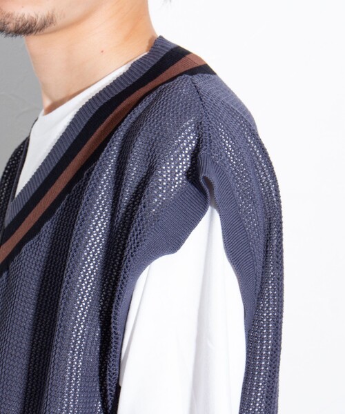 GLOSTER（グロスター）の「【Tシャツ＋ベストの2点セット】チルデンニットベスト レイヤード（ベスト・メンズ・チャコールグレー/アイボリー/ブラック・M/L/S）」の19枚目の写真