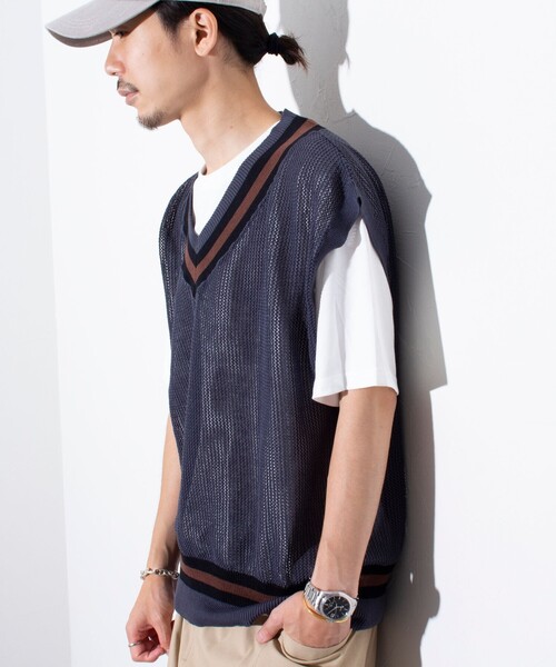 GLOSTER（グロスター）の「【Tシャツ＋ベストの2点セット】チルデンニットベスト レイヤード（ベスト・メンズ・チャコールグレー/アイボリー/ブラック・M/L/S）」の18枚目の写真