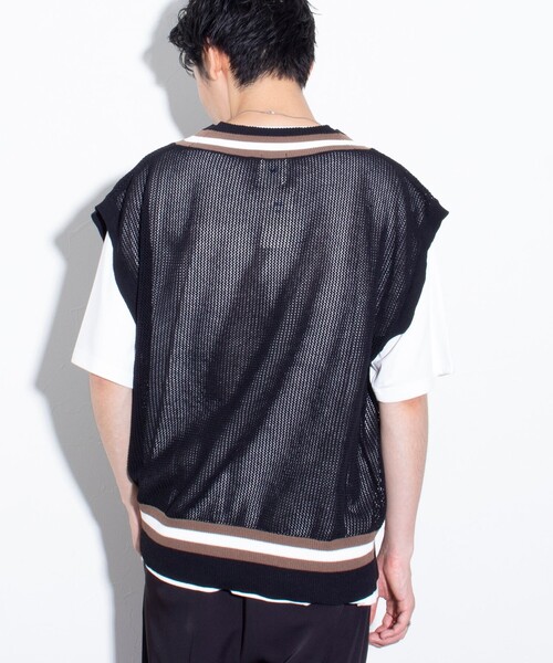 GLOSTER（グロスター）の「【Tシャツ＋ベストの2点セット】チルデンニットベスト レイヤード（ベスト・メンズ・チャコールグレー/アイボリー/ブラック・M/L/S）」の13枚目の写真