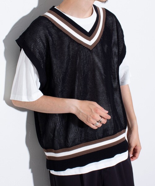 GLOSTER（グロスター）の「【Tシャツ＋ベストの2点セット】チルデンニットベスト レイヤード（ベスト・メンズ・チャコールグレー/アイボリー/ブラック・M/L/S）」の10枚目の写真