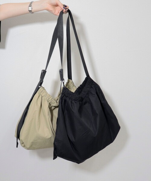 fredy emue（フレディエミュ）の「ライトクロスイージーショルダーバッグ（ショルダーバッグ・レディース・ベージュ/ブラック・FREE）」の4枚目の写真