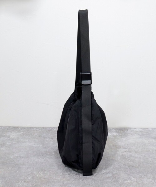 fredy emue（フレディエミュ）の「ライトクロスイージーショルダーバッグ（ショルダーバッグ・レディース・ベージュ/ブラック・FREE）」の12枚目の写真