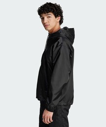 adidas（アディダス）の「グラフィックス モノグラム ウインド