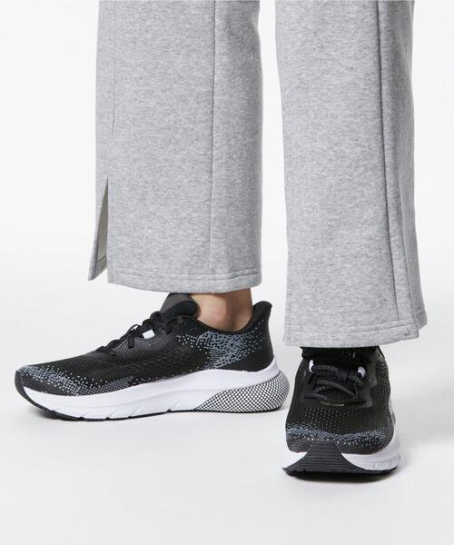 UNDER ARMOUR(アンダーアーマー)の「UAホバー タービュランス2(ランニング/レディース)(スニーカー・レディース・ブラック・25.0cm/25.5cm/24.5cm/23.5cm/23.0cm/24.0cm/22.5cm/26.0cm)」の6枚目の写真