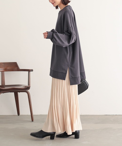 osharewalker（オシャレウォーカー）の「『ゆるっとロングスウェット』（スウェット・レディース・グレイッシュベージュ/ブラック/グレイッシュブルー/ボルドー/ラベンダー/チャコール・FREE）」の9枚目の写真