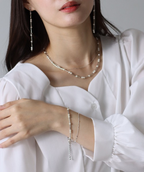 BLUEEAST（ブルーイースト）の「パールロングチェーンブレスレット（ブレスレット・レディース・シルバー/ゴールド・FREE）」の3枚目の写真