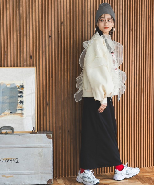 bohmal(ボマール)の「異素材フリル裏起毛スウェット(スウェット・レディース・アイボリー/ブラック・FREE)」の6枚目の写真