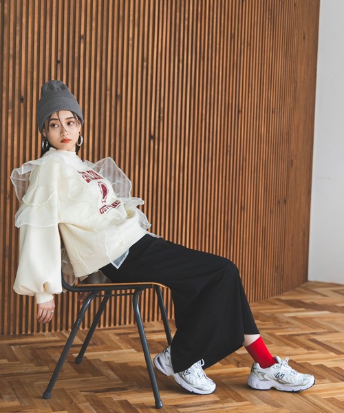 bohmal(ボマール)の「異素材フリル裏起毛スウェット(スウェット・レディース・アイボリー/ブラック・FREE)」の11枚目の写真