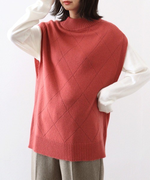 EGLANTINE(エグランティーヌ)の「EGLANTINEカシミヤブレンドアイレットベスト(ベスト・レディース・ワインレッド/ダークグリーン/チャコールグレー/ピンク・40)」の3枚目の写真