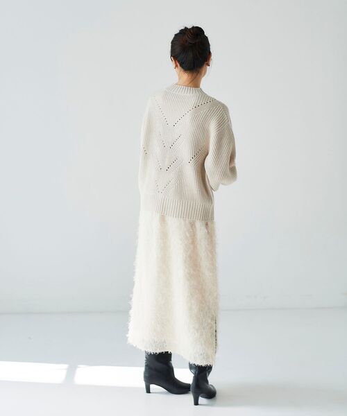 le.coeur blanc(ルクールブラン)の「アイレットラメニットプルオーバー(ニット/セーター・レディース・グレー/アイボリー・38)」の19枚目の写真