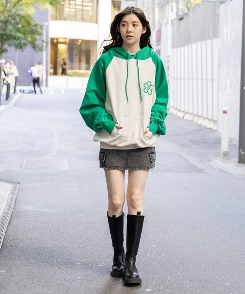 ISTKUNST（イストクンスト）の「【UNISEX】ISTKUNST／フラワースマイリー フーディー（ウラケ）2995992（パーカー・レディース・グリーン/ネイビー/ブラック・SMALL/MEDIUM/LARGE）」の11枚目の写真