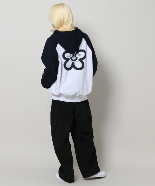 ISTKUNST（イストクンスト）の「【UNISEX】ISTKUNST／フラワースマイリー フーディー（ウラケ）2995992（パーカー・レディース・グリーン/ネイビー/ブラック・SMALL/MEDIUM/LARGE）」の21枚目の写真