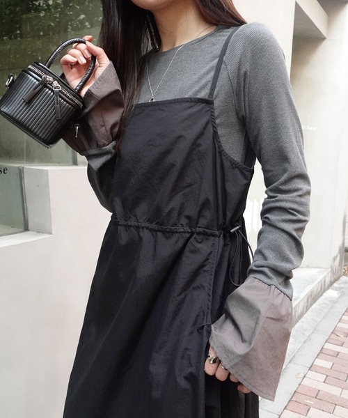 CORNERS(コーナーズ)の「ナイロンギャザーキャミワンピース(ワンピース・レディース・ブラック/オフホワイト/ベージュ・M)」の9枚目の写真