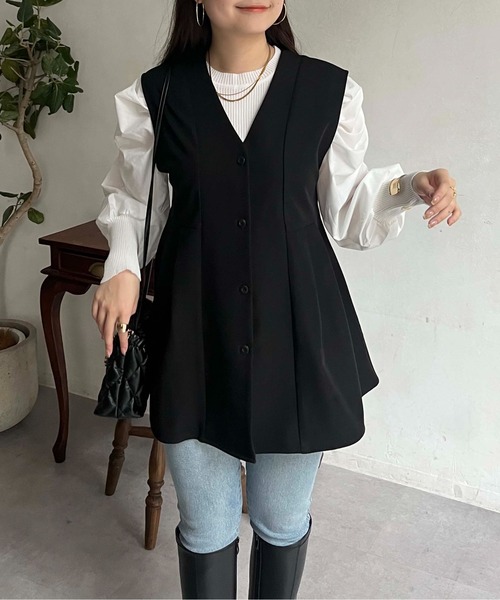 prose verse(プロズヴェール)の「Vネックタックプリーツペプラムジレ(ベスト・レディース・ブラック/アイボリー・フリ-)」の16枚目の写真