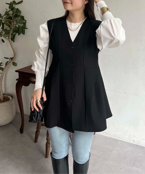 prose verse(プロズヴェール)の「Vネックタックプリーツペプラムジレ(ベスト・レディース・ブラック/アイボリー・フリ-)」の19枚目の写真