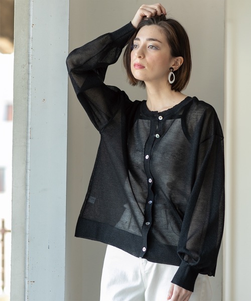 OPAQUE.CLIP（オペークドットクリップ）の「◆前後2WAY シアークルーネックニット【洗濯機洗い可】（ニット/セーター・レディース・ホワイト系6/ブラック系5/ピンク系1/ライトグレー系5/スモーキーグリーン系6・00）」の2枚目の写真