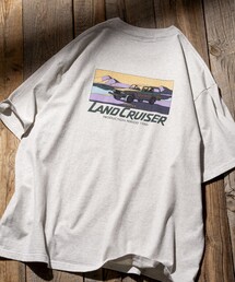 FREAK'S STORE | リラックスフィット ランクル50 バックプリント ショートスリーブ クルーネックTシャツ/ランドクルーザー/トートバッグ(Tシャツ/カットソー)