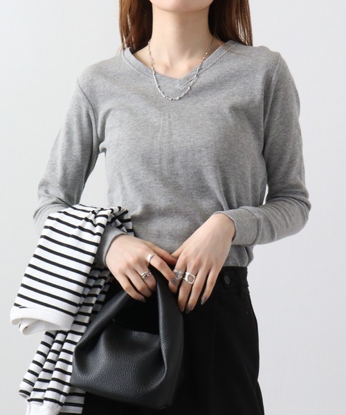 atONE(アットワン)の「atONE ワッフルVネック長袖Tシャツ(Tシャツ/カットソー・レディース・ブラック/カーキ/ホワイト/ネイビー/杢グレー・L/LL/3L/4L/M)」の18枚目の写真