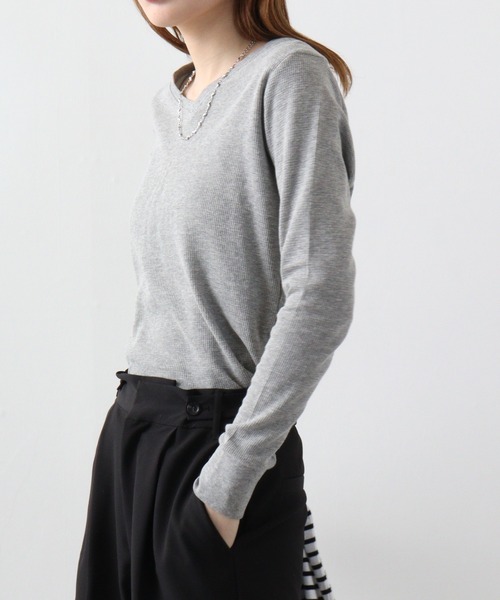 atONE(アットワン)の「atONE ワッフルVネック長袖Tシャツ(Tシャツ/カットソー・レディース・ブラック/カーキ/ホワイト/ネイビー/杢グレー・L/LL/3L/4L/M)」の19枚目の写真