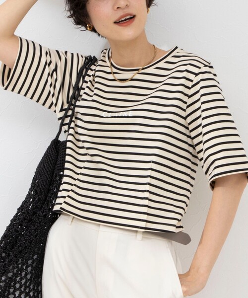 NOLLEY’S(ノーリーズ)の「ショート丈プリントTシャツ(Tシャツ/カットソー・レディース・オフホワイト/ブラック系その他/ベージュ系その他/チャコールグレー・38)」の4枚目の写真