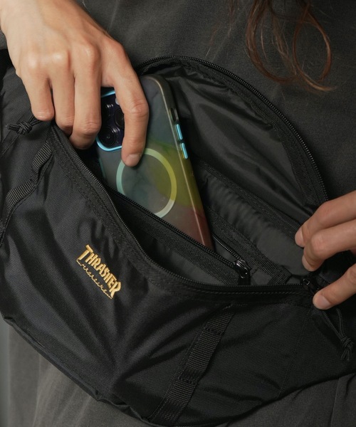 THRASHER(スラッシャー)の「RUNNING PUSH Waist Bag/スラッシャースマートフォン収納可能ワンポイントアイコンウエストバッグ(ボディバッグ/ウエストポーチ・メンズ・ブラック×ブラック/ブラック×ゴールド/ブラック×ホワイト・FREE)」の22枚目の写真