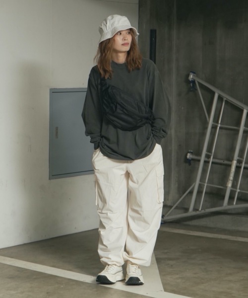 THRASHER(スラッシャー)の「RUNNING PUSH Waist Bag/スラッシャースマートフォン収納可能ワンポイントアイコンウエストバッグ(ボディバッグ/ウエストポーチ・メンズ・ブラック×ブラック/ブラック×ゴールド/ブラック×ホワイト・FREE)」の13枚目の写真