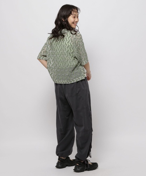 niko and...(ニコアンド)の「アソート幾何柄レースシャツ(シャツ/ブラウス・レディース・ベージュ/グリーン/ブルー/ブラック・MEDIUM/LARGE)」の19枚目の写真