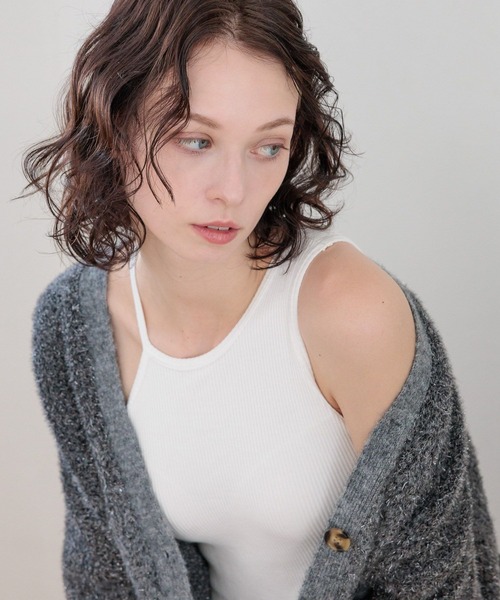bijorie(ビジュリィ)の「【bijorie】カップ付きアシメショートアメスリ/NEW BASIC 24SS(タンクトップ・レディース・ブラック/キャメル/オフホワイト・M/L/LG)」の2枚目の写真