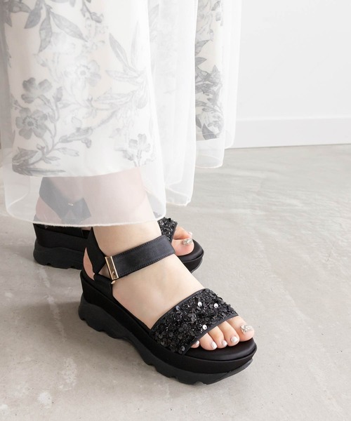 RANDA(ランダ)の「スパンコールベルト スポーツサンダル(サンダル・レディース・ホワイト/ブルー/ブラック・L/M/S/LL)」の2枚目の写真