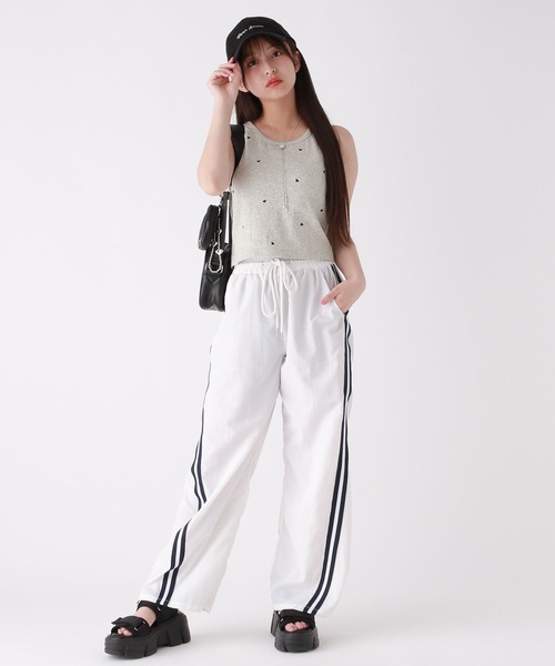 repipi armario(レピピ アルマリオ)の「ハートシシュウタンクトップ(タンクトップ・キッズ・グレー/ブラック/ホワイト・SMALL/LARGE/MEDIUM)」の11枚目の写真