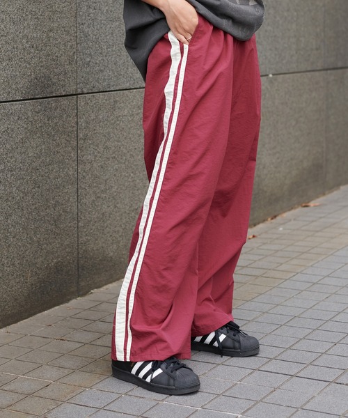 apres jour mignon（アプレジュールミニョン）の「【ユニセックス】ナイロンラインパンツ【ZOZOTOWN限定アイテム】（その他パンツ・レディース・ボルドー/ネイビー/チャコールグレー/ブラック・MEDIUM/X-LARGE/SMALL）」の10枚目の写真