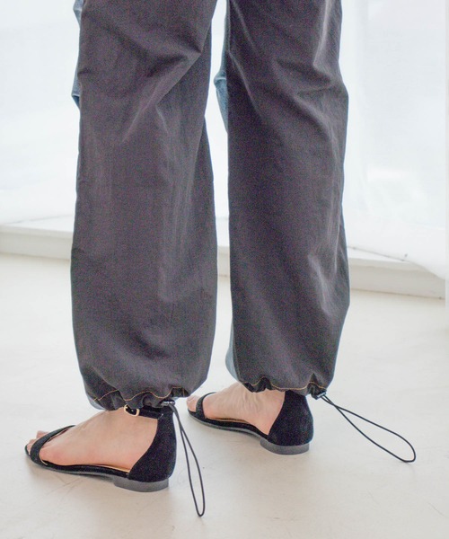 Jayro(ジャイロ)の「切替デニムパンツ(デニムパンツ・レディース・ブラック・FREE)」の2枚目の写真