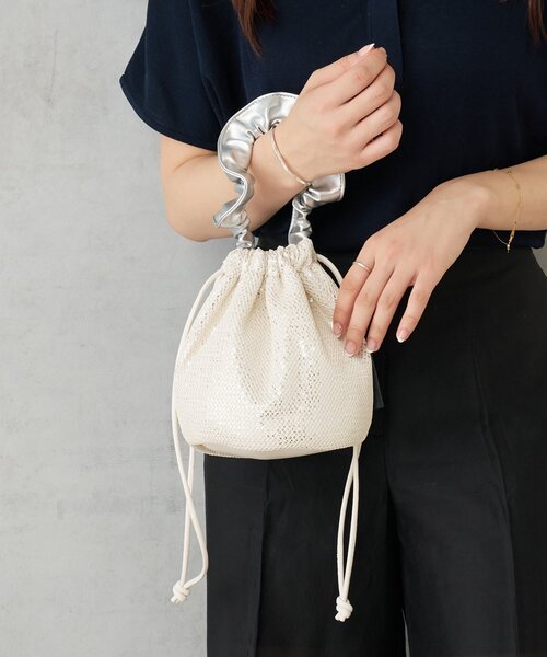 Actually（アクチュアリー）の「スパンコールメッシュミニ巾着バッグ（トートバッグ・レディース・アイボリー/ブラック/シルバー・0）」の2枚目の写真